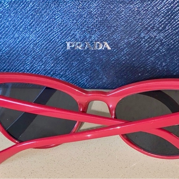 PRADA Catwalk Cat Eye Red Sunglasses Retro Vintage - Picture 6 of 7